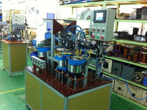 Automatic assembly equipment 