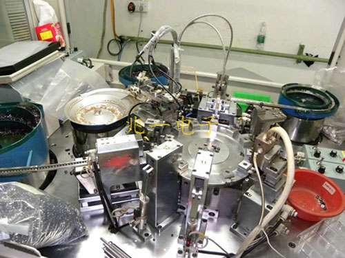 Automatic assembly equipment 